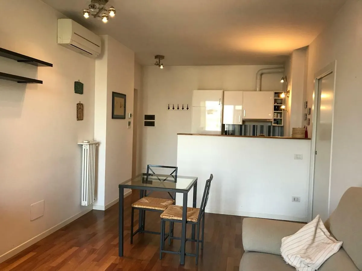 Cozy Naviglio Pavese Apartment Milan